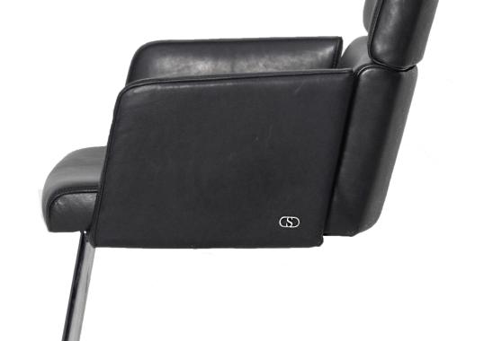 Стул от фабрики De Sede модель DS-414- CANTILEVER  ARMREST