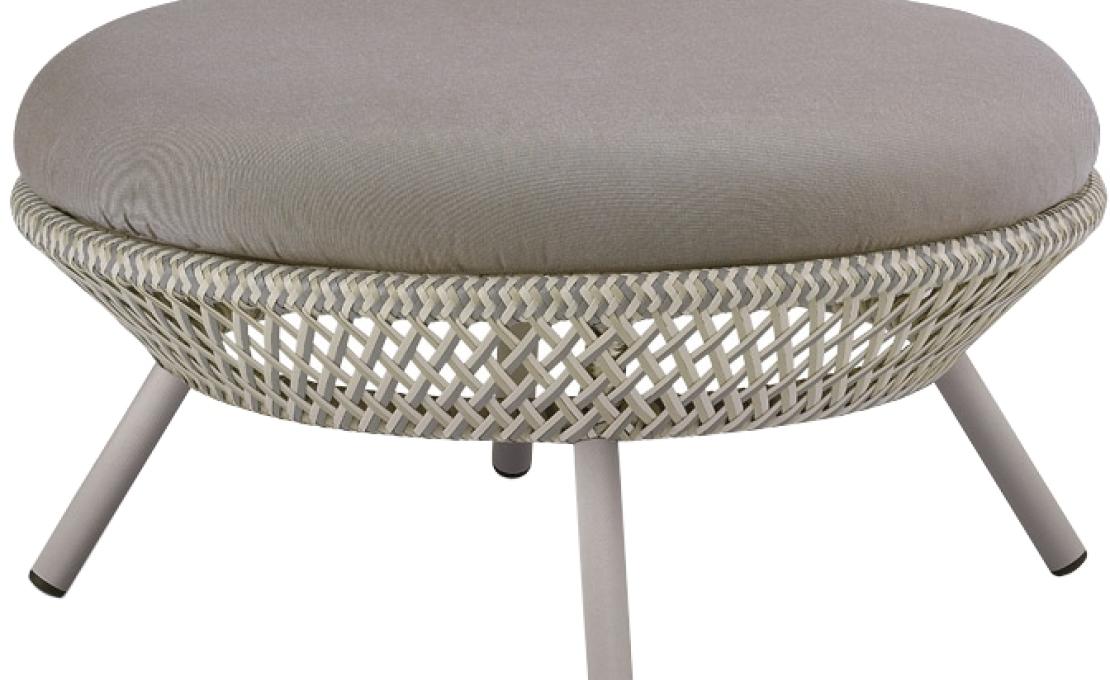 Уличный пуф от фабрики Dedon модель Ahnda Foot