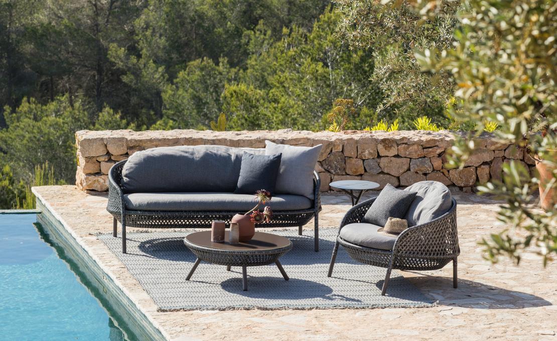 Уличный диван от фабрики Dedon модель Ahnda 2-Seater Sofa