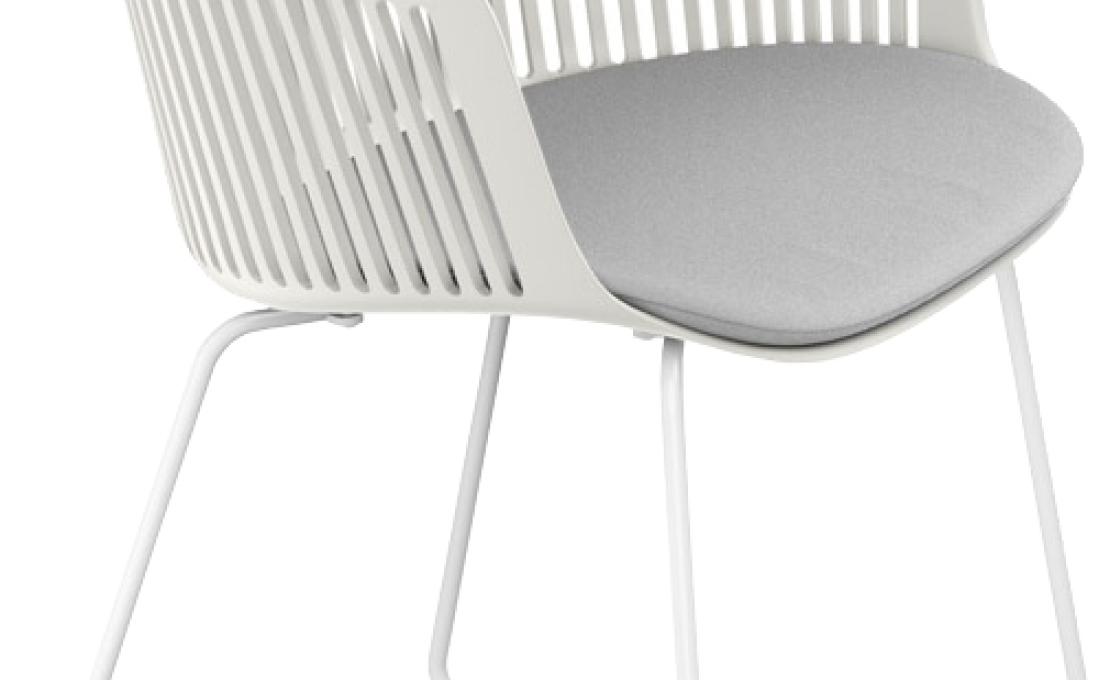 Уличный стул от фабрики Dedon модель AIIR Arm With Slade Base