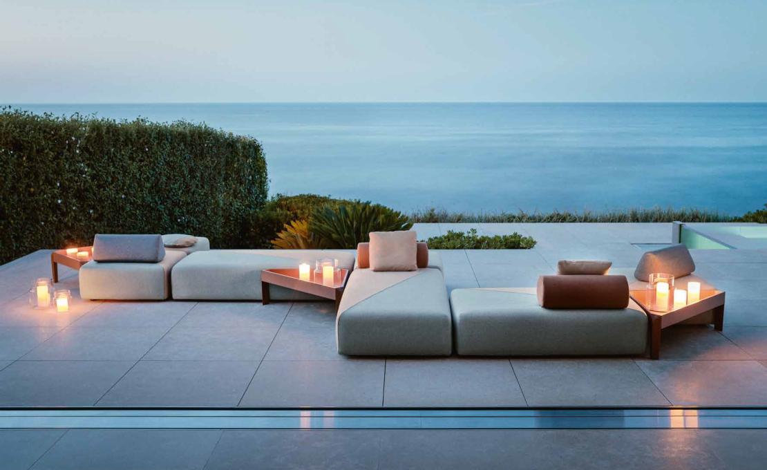 Уличный диван от фабрики Dedon модель Brixx Modular Sofa