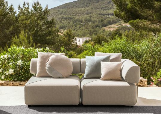 Уличный диван от фабрики Dedon модель Brixx Modular Sofa