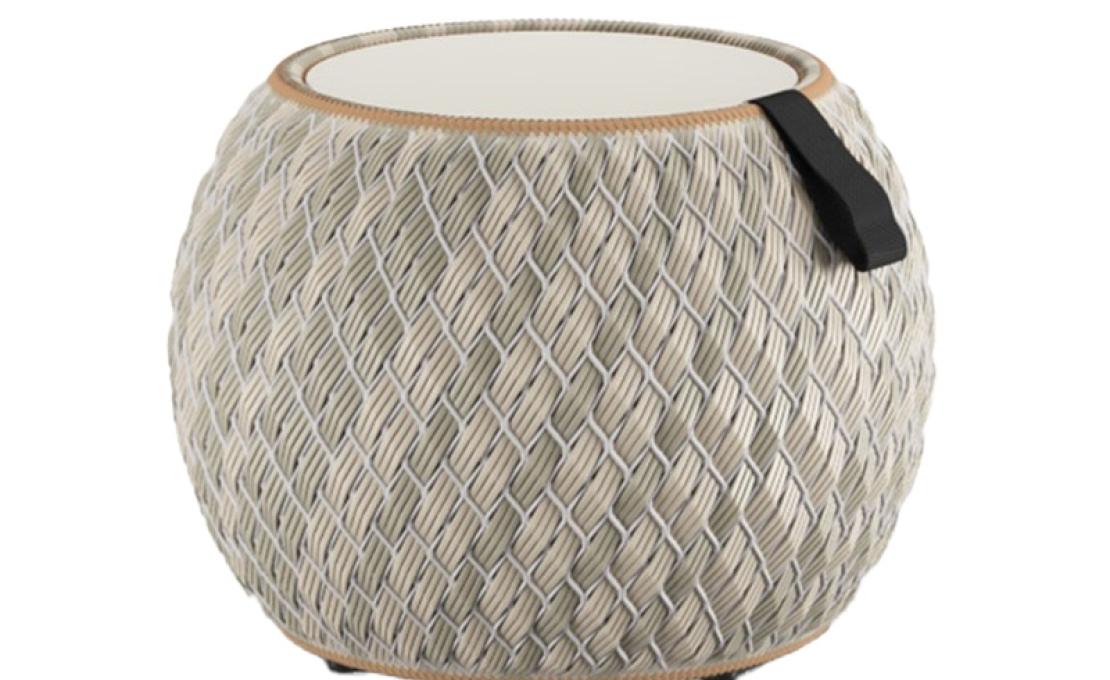 Уличный стол от фабрики Dedon модель Dala  60 