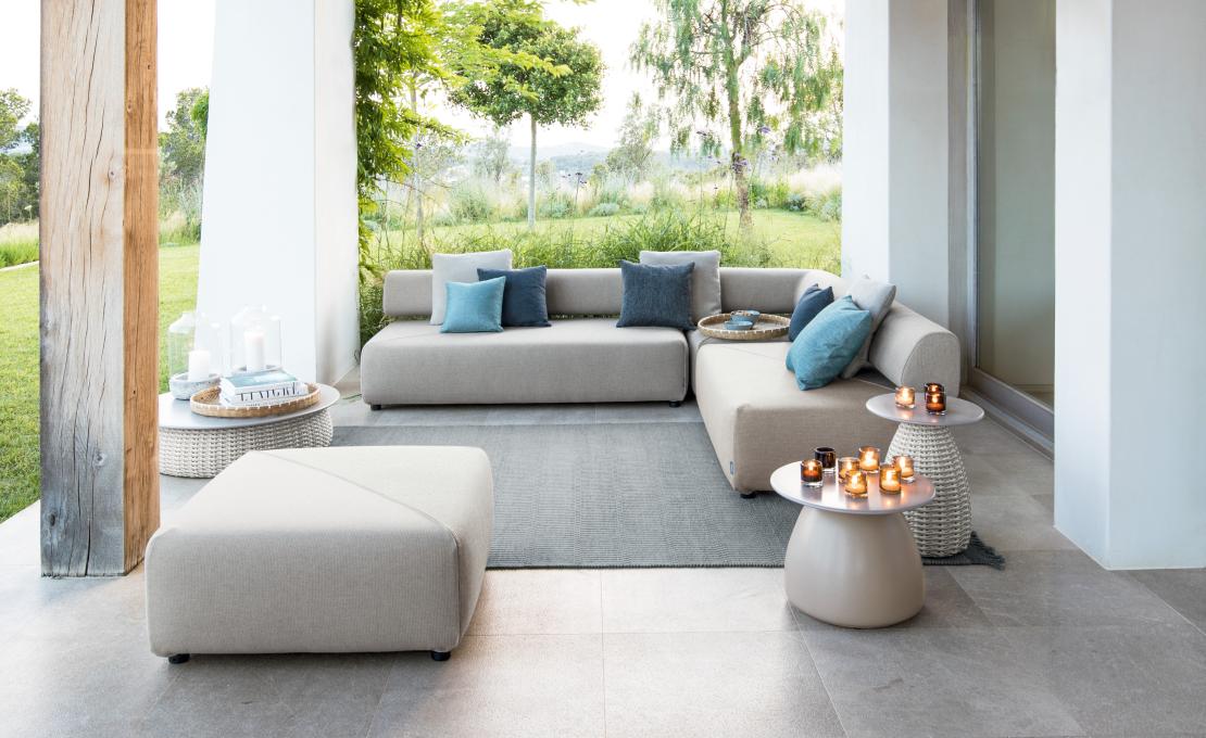 Уличный диван от фабрики Dedon модель Brixx Modular Sofa