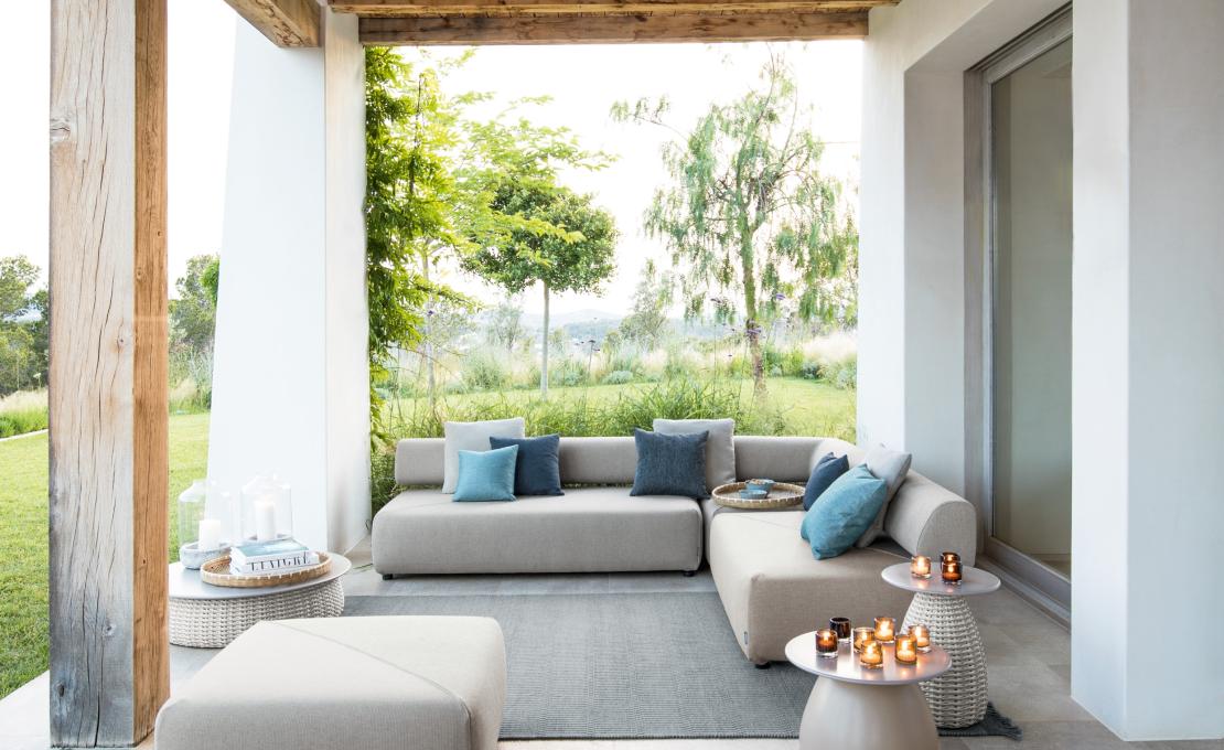 Уличный диван от фабрики Dedon модель Brixx Sofa