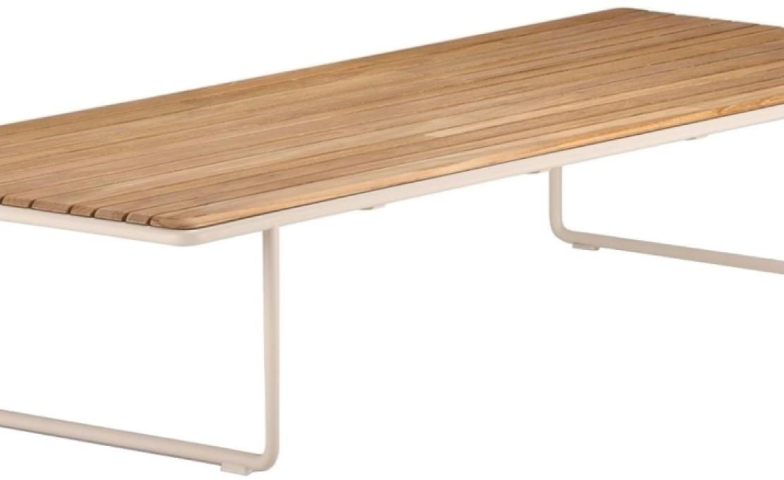 Уличный стол от фабрики Dedon модель Lou 