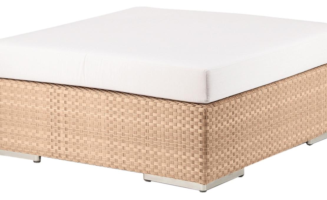 Уличный пуф от фабрики Dedon модель Lounge Foot