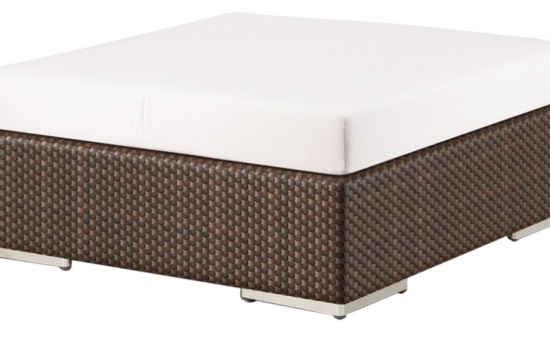 Уличный пуф от фабрики Dedon модель Lounge Foot