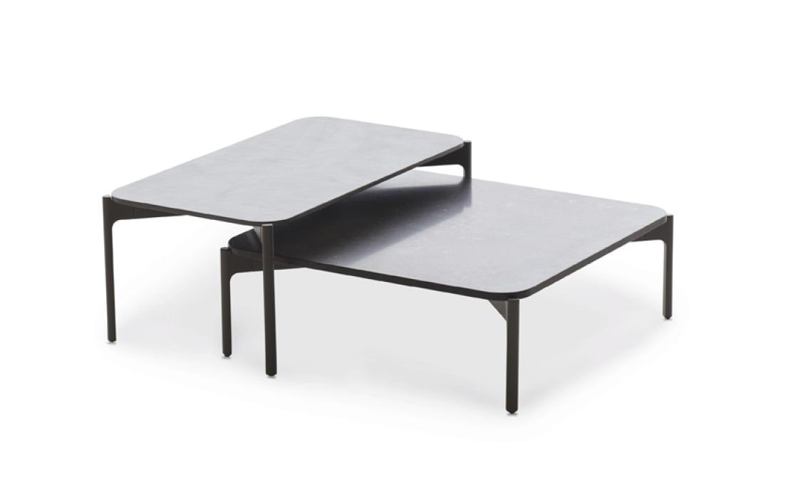 Уличный стол от фабрики Dedon модель Izon Side Table