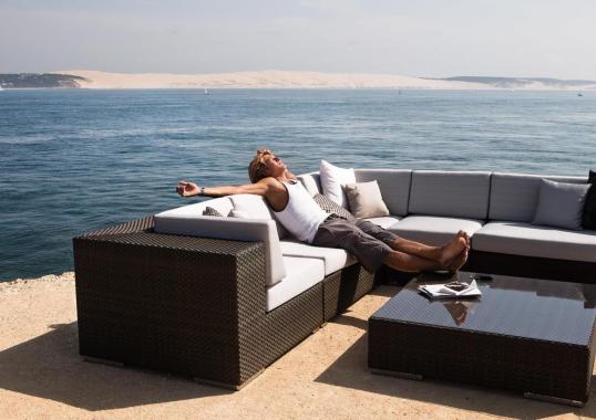 Уличный диван от фабрики Dedon модель Lounge Modular Sofa