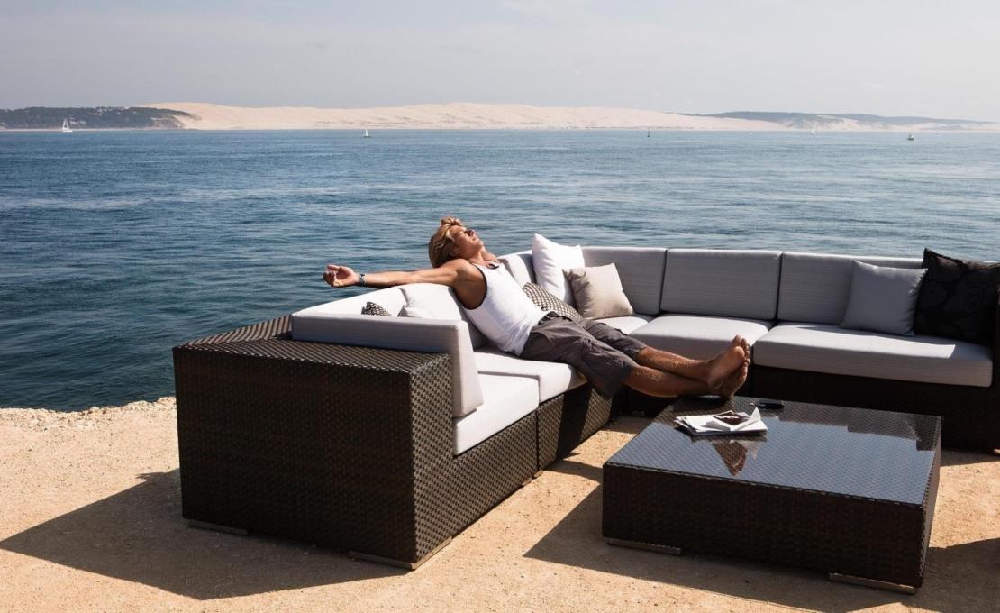 Уличный диван от фабрики Dedon модель Lounge Modular Sofa