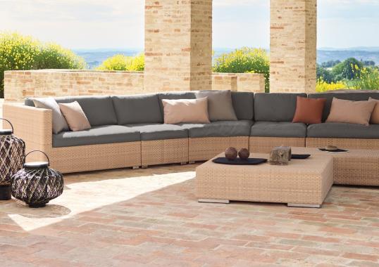 Уличный диван от фабрики Dedon модель Lounge Modular Sofa