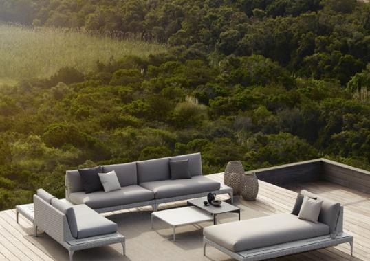 Уличный стол от фабрики Dedon модель Izon 