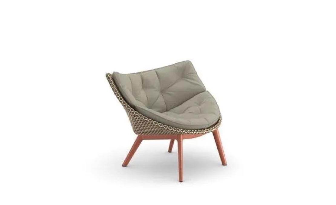 Уличное кресло от фабрики Dedon модель Mbrace Alu Lounge 