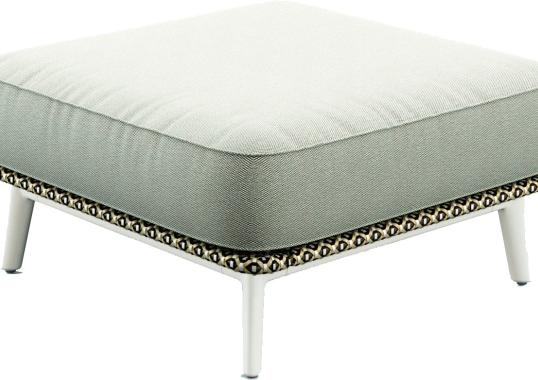 Уличный пуф от фабрики Dedon модель Mbarq Foot