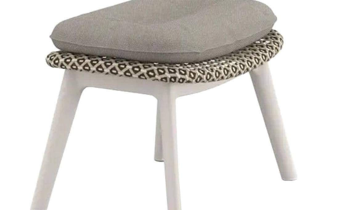 Уличный пуф от фабрики Dedon модель Mbrace Alu Foot