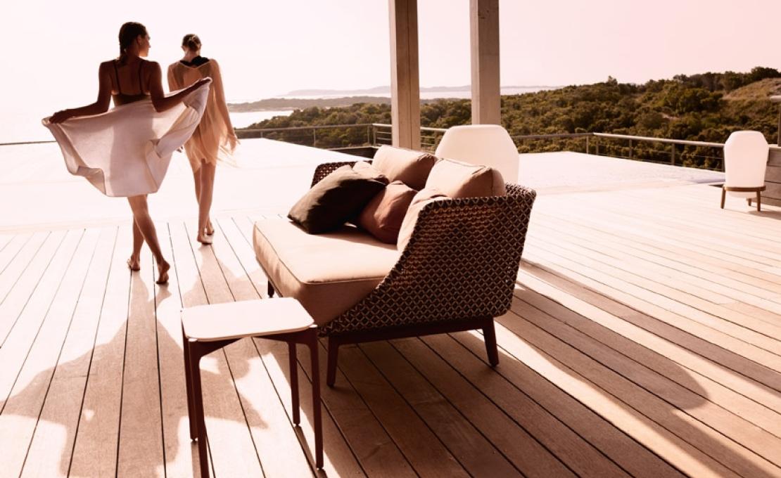 Уличный диван от фабрики Dedon модель Mbarq Sofa