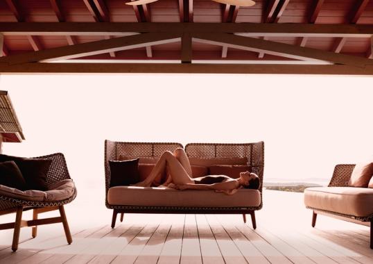 Уличный диван от фабрики Dedon модель Mbarq Sofa