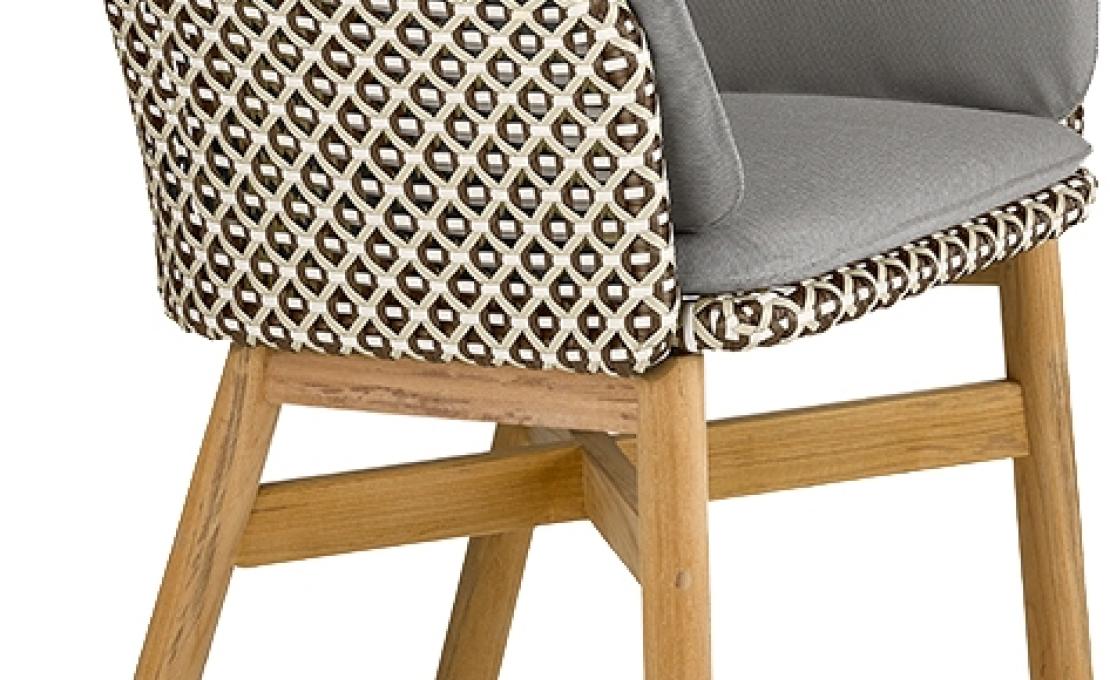 Уличный стул от фабрики Dedon модель Mbrace Arm