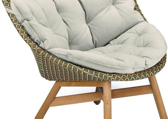 Уличное кресло от фабрики Dedon модель Mbrace Lounge 