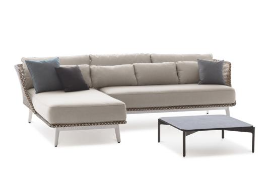 Уличный диван от фабрики Dedon модель Mbarq Modular Sofa
