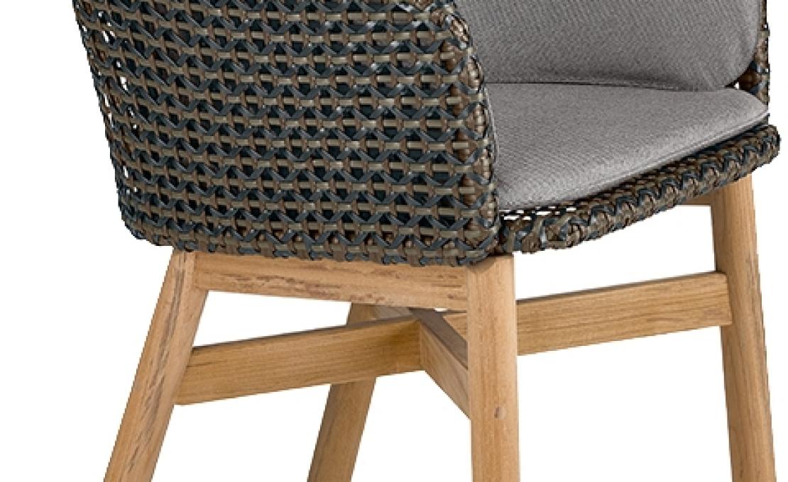 Уличный стул от фабрики Dedon модель Mbrace Arm