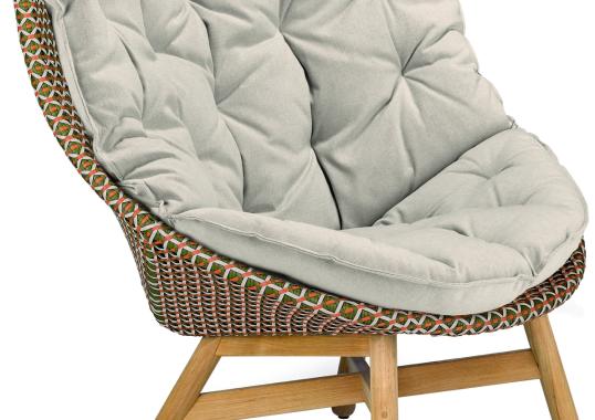 Уличное кресло от фабрики Dedon модель Mbrace Wing 