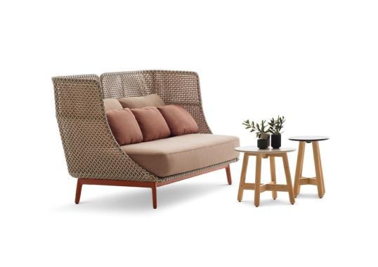 Уличный диван от фабрики Dedon модель Mbarq Sofa