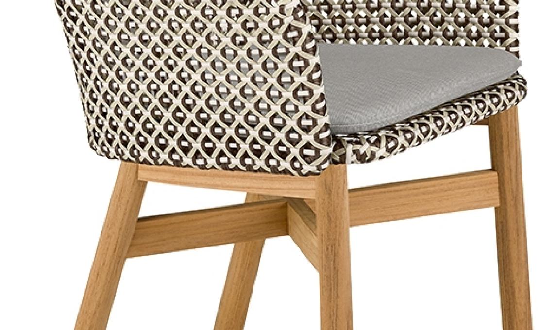 Уличный стул от фабрики Dedon модель Mbrace Arm