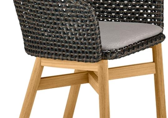 Уличный стул от фабрики Dedon модель Mbrace Arm