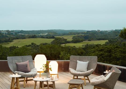 Уличный пуф от фабрики Dedon модель Mbrace Foot