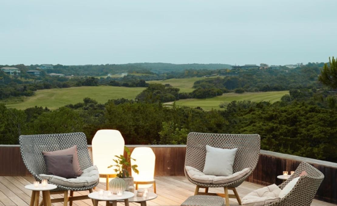 Уличный пуф от фабрики Dedon модель Mbrace Foot