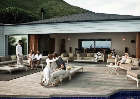 Уличный диван от фабрики Dedon модель Mu Fixed Sofa