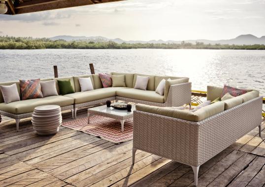 Уличный диван от фабрики Dedon модель Mu Fixed Sofa