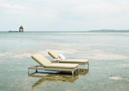 Шезлонг уличныйот фабрики Dedon модель Mu Beach  Adjustable