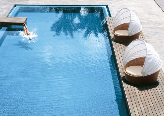 Уличный диван от фабрики Dedon модель Orbit Loveseat 