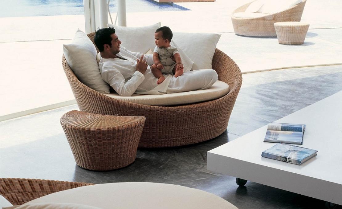 Уличный диван от фабрики Dedon модель Orbit Loveseat 