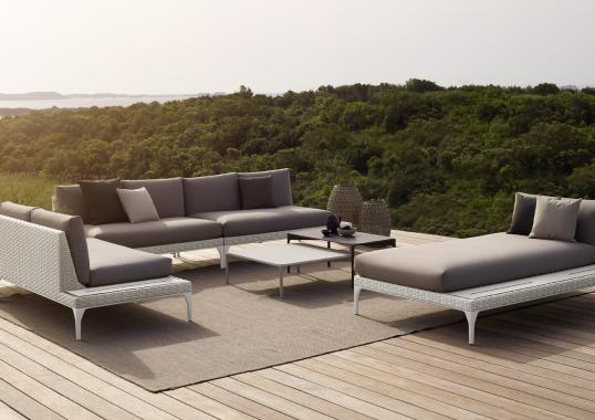 Уличный диван от фабрики Dedon модель Mu Modular Sofa