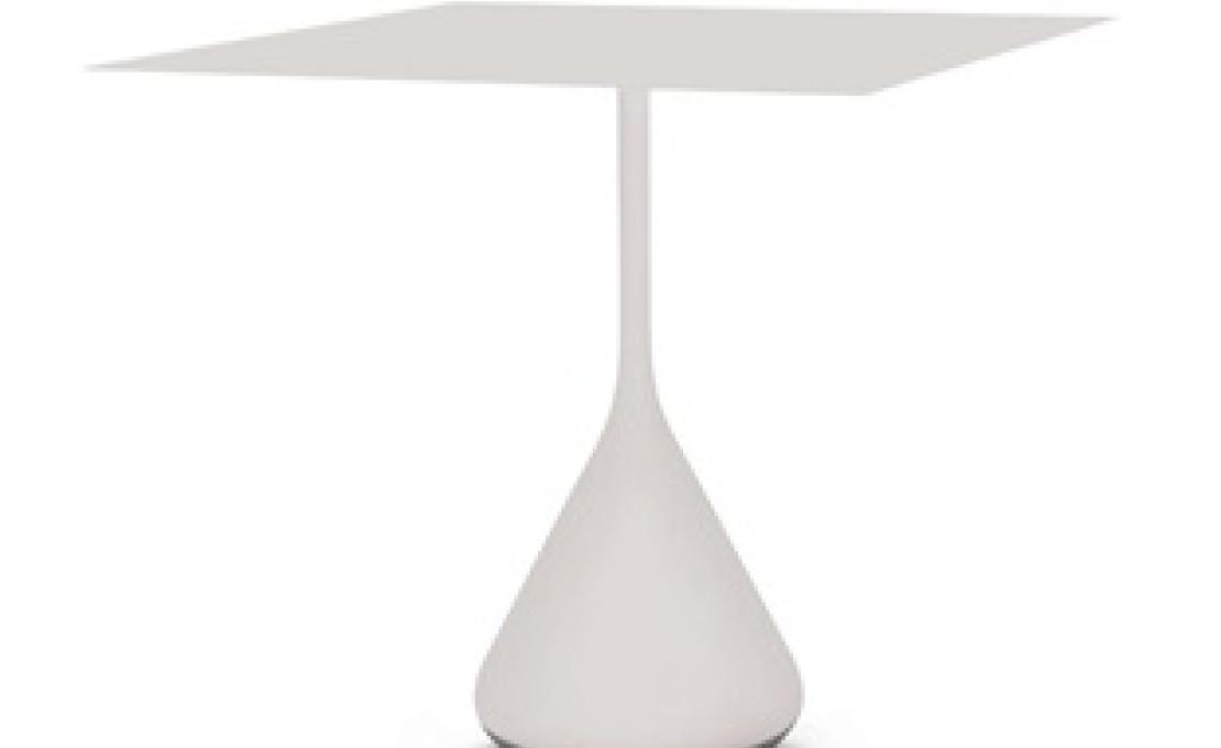 Уличный стол от фабрики Dedon модель Satellite Dining Table