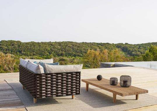 Уличный диван от фабрики Dedon модель Sealine Sofa