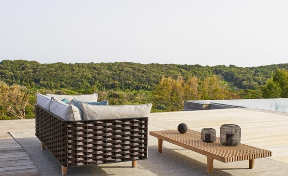 Уличный диван от фабрики Dedon модель Sealine Sofa