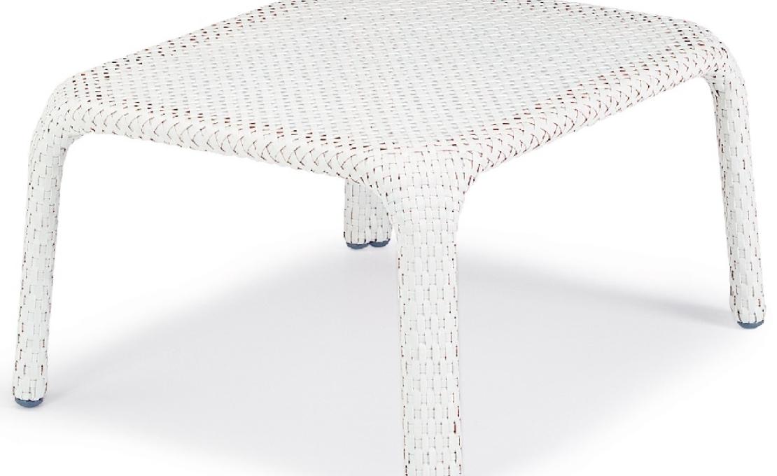 Уличный стол от фабрики Dedon модель Seashell Side table