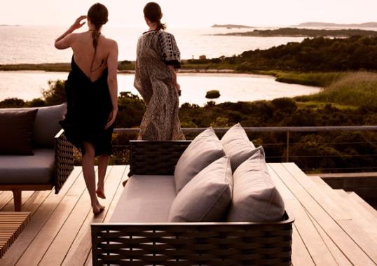 Уличный диван от фабрики Dedon модель Sealine Sofa