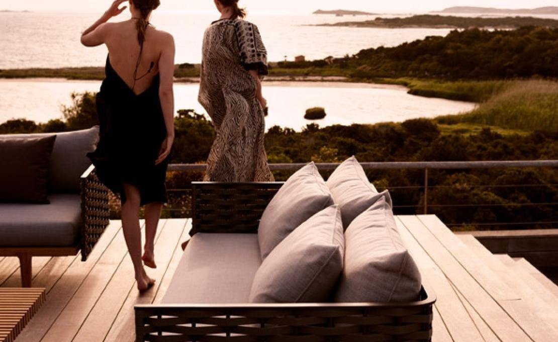 Уличный диван от фабрики Dedon модель Sealine Sofa