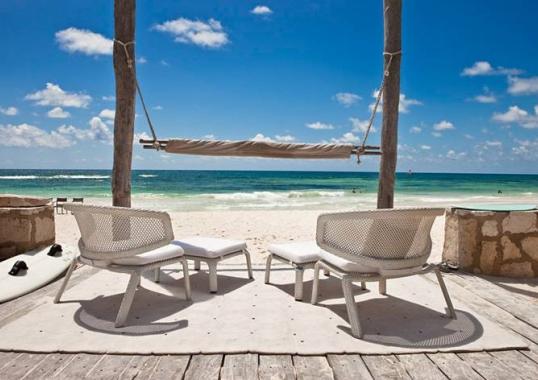 Уличное кресло от фабрики Dedon модель 049005