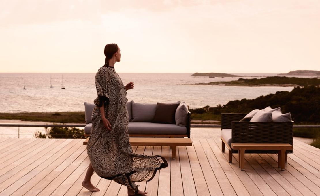 Уличный диван от фабрики Dedon модель Sealine Sofa