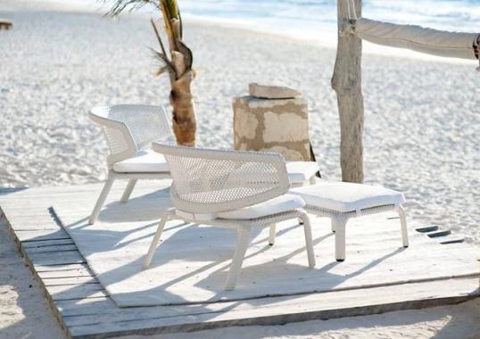 Уличное кресло от фабрики Dedon модель 049005