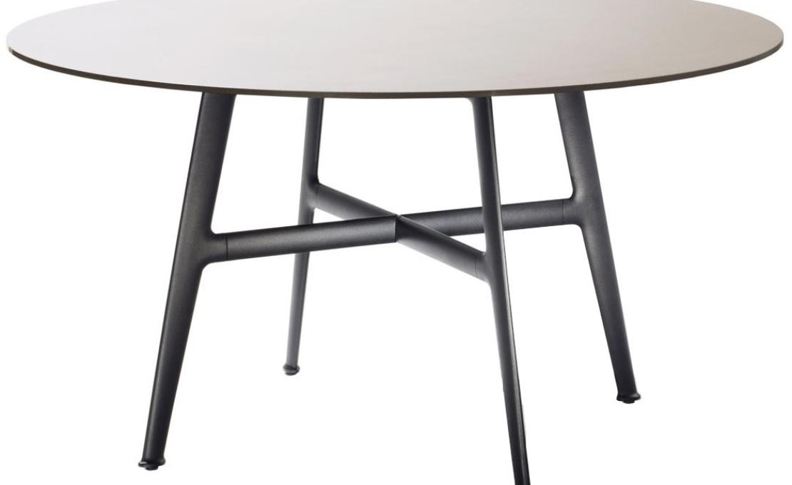 Уличный стол от фабрики Dedon модель SeaX Dining Table