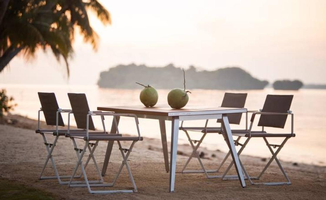 Уличное кресло от фабрики Dedon модель SeaX Lounge 