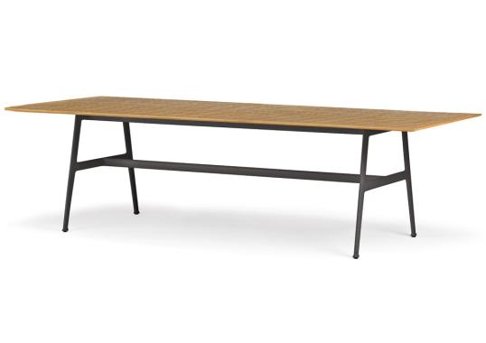 Уличный стол от фабрики Dedon модель SeaX Dining Table